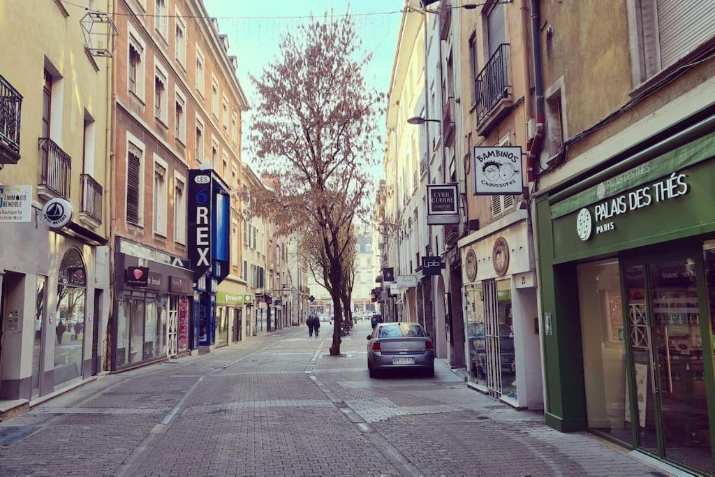 Appartement Cosy Dans Les Rues Pietonnes Γκρενόμπλ Εξωτερικό φωτογραφία