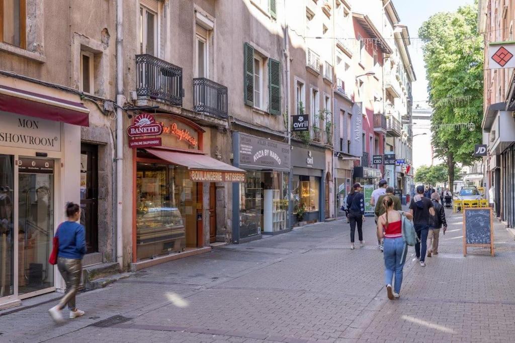 Appartement Cosy Dans Les Rues Pietonnes Γκρενόμπλ Εξωτερικό φωτογραφία